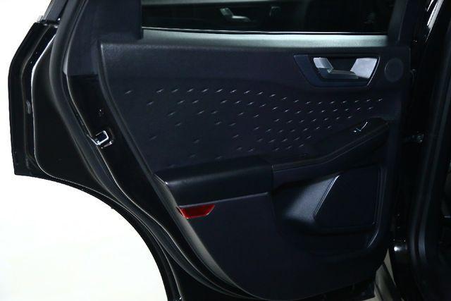 Photo of 2020 Black Metallic Ford Escape