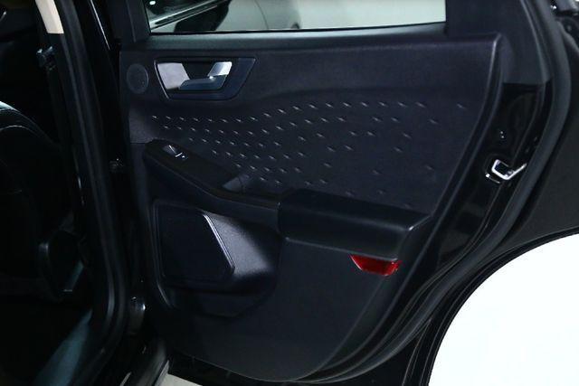 Photo of 2020 Black Metallic Ford Escape