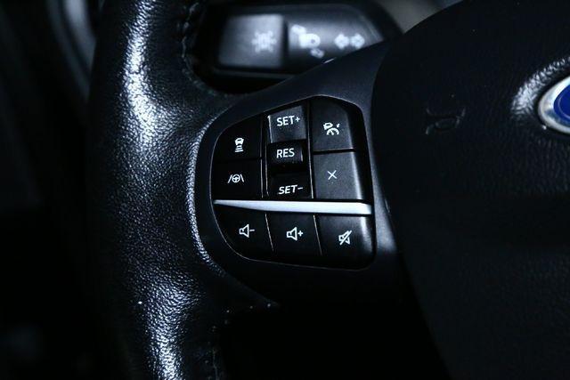 Photo of 2020 Black Metallic Ford Escape