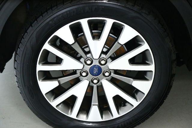 Photo of 2020 Black Metallic Ford Escape