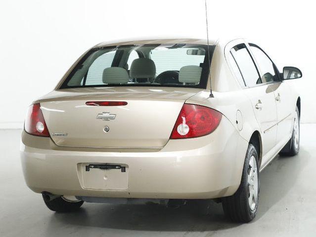 Photo of 2005 Sandstone Metallic Chevrolet Cobalt