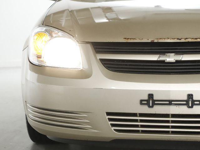 Photo of 2005 Sandstone Metallic Chevrolet Cobalt
