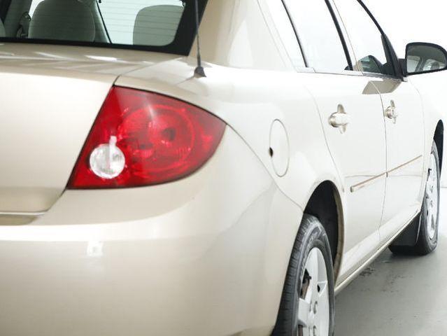 Photo of 2005 Sandstone Metallic Chevrolet Cobalt