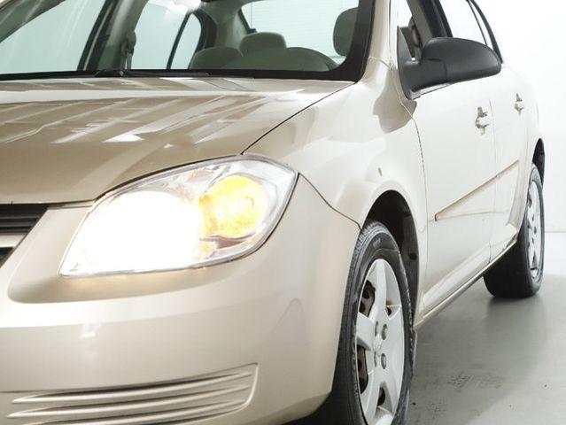 Photo of 2005 Sandstone Metallic Chevrolet Cobalt