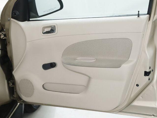 Photo of 2005 Sandstone Metallic Chevrolet Cobalt