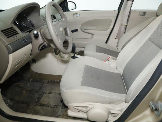 Photo of 2005 Sandstone Metallic Chevrolet Cobalt