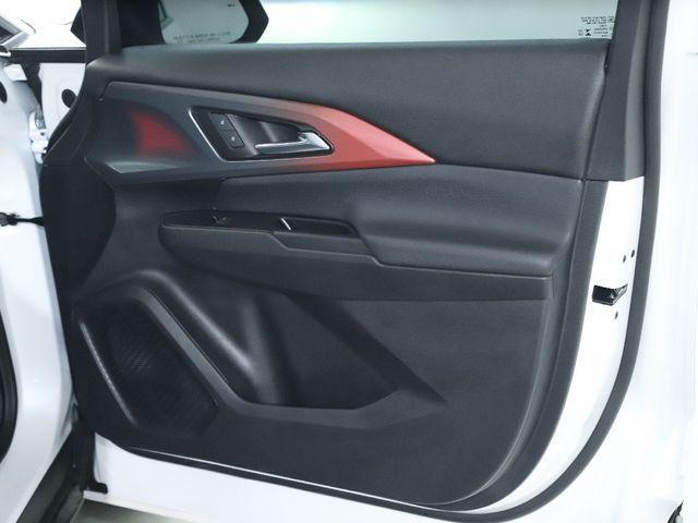 Photo of 2024 Iridescent Pearl Tricoat Chevrolet Equinox EV