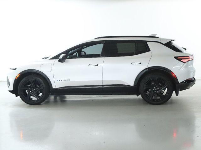 Photo of 2024 Iridescent Pearl Tricoat Chevrolet Equinox EV