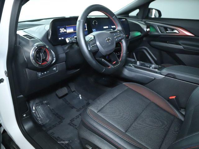Photo of 2024 Iridescent Pearl Tricoat Chevrolet Equinox EV