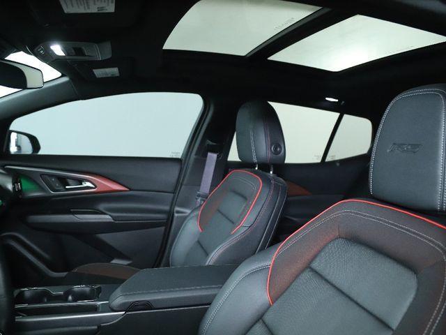Photo of 2024 Iridescent Pearl Tricoat Chevrolet Equinox EV