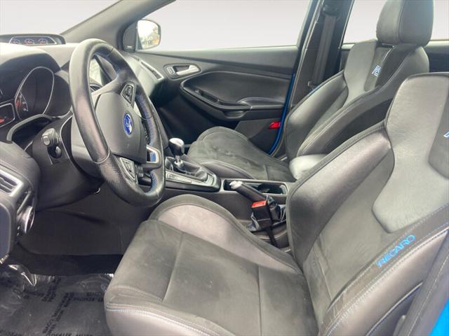 Photo of 2017 Nitrous Blue Quad-Coat Ford Focus RS