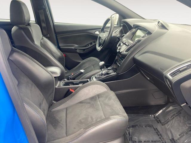 Photo of 2017 Nitrous Blue Quad-Coat Ford Focus RS