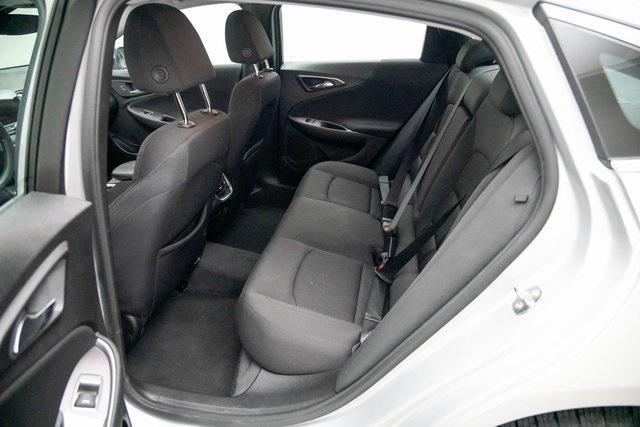 Photo of 2022 Silver Ice Metallic Chevrolet Malibu
