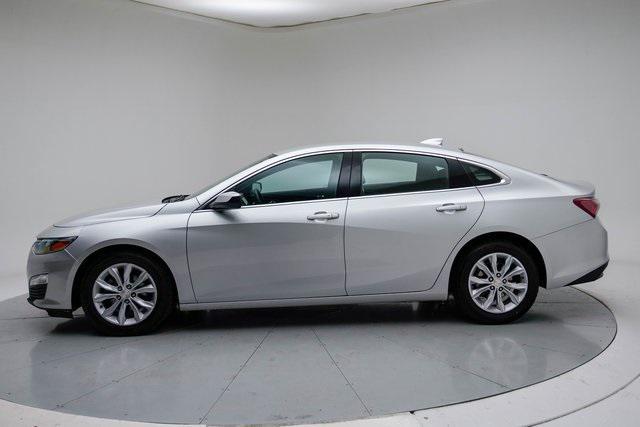 Photo of 2022 Silver Ice Metallic Chevrolet Malibu