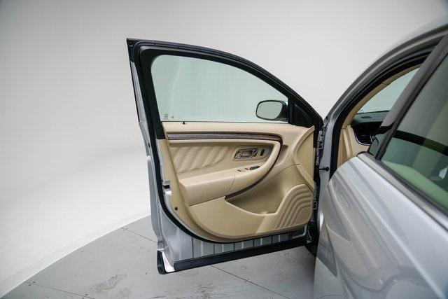 Photo of 2019 INGOT SILVER Ford Taurus