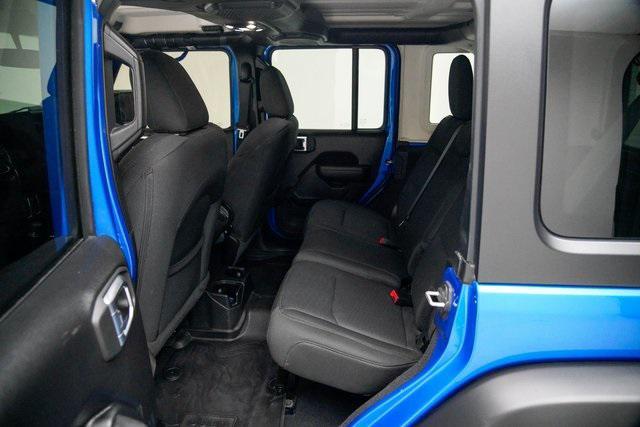 Photo of 2022 Hydro Blue Pearl Coat Jeep Wrangler Unlimited