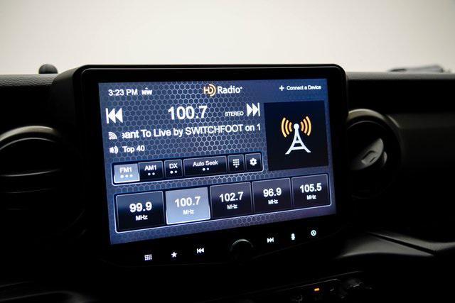Photo of 2022 Hydro Blue Pearl Coat Jeep Wrangler Unlimited