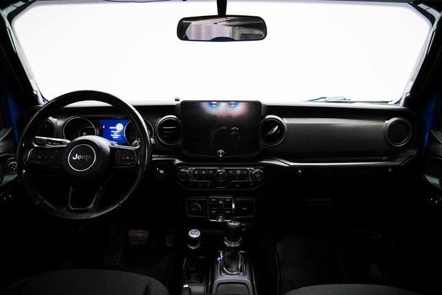 Photo of 2022 Hydro Blue Pearl Coat Jeep Wrangler Unlimited