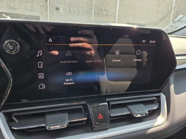 Photo of 2024 Summit White Chevrolet Trailblazer