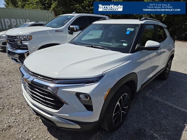 Photo of 2024 Summit White Chevrolet Trailblazer