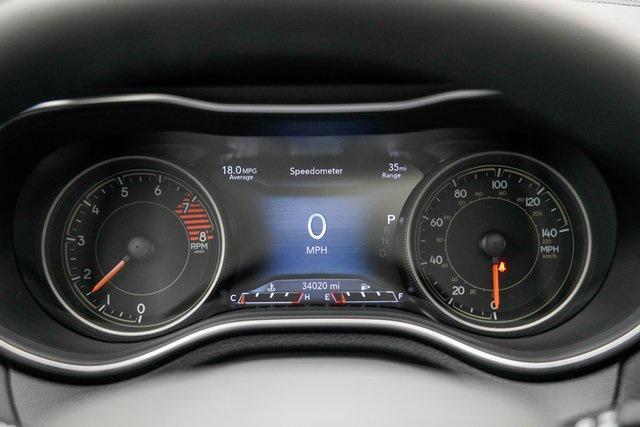 Photo of 2022 Diamond Black Crystal Pearlcoat Jeep Cherokee