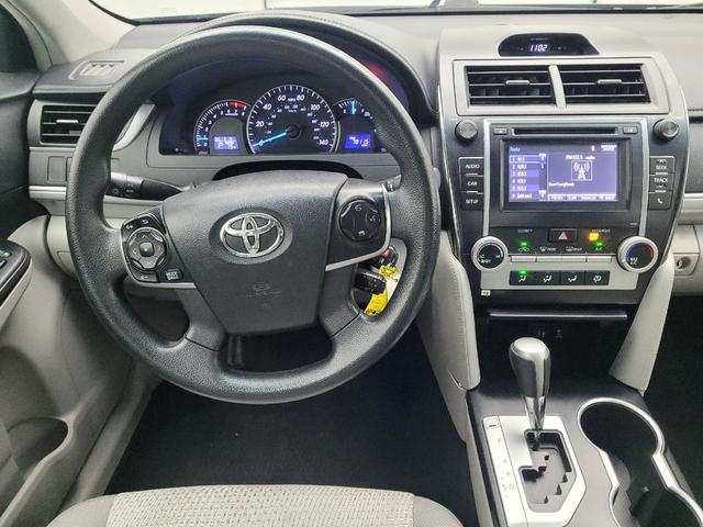 Photo of 2014 Gray Toyota Camry