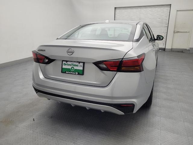 Photo of 2023 Brilliant Silver Metallic Nissan Altima