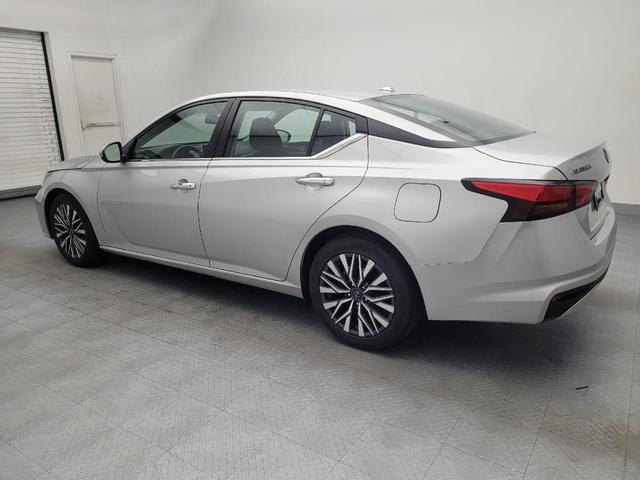 Photo of 2023 Brilliant Silver Metallic Nissan Altima