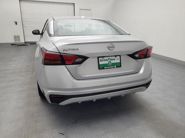 Photo of 2023 Brilliant Silver Metallic Nissan Altima