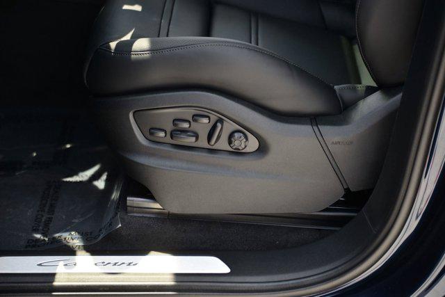 Photo of 2025 Algarve Blue Metallic Porsche Cayenne