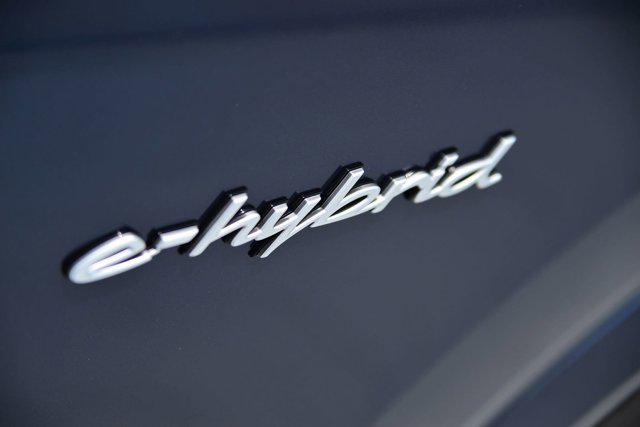 Photo of 2025 Algarve Blue Metallic Porsche Cayenne
