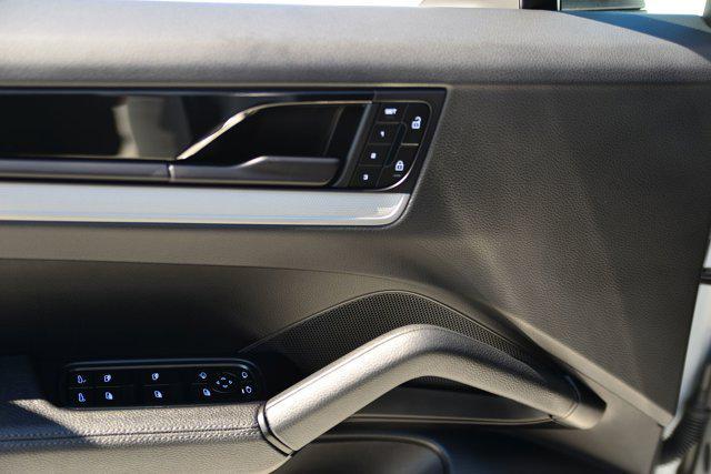 Photo of 2024 White Porsche Cayenne