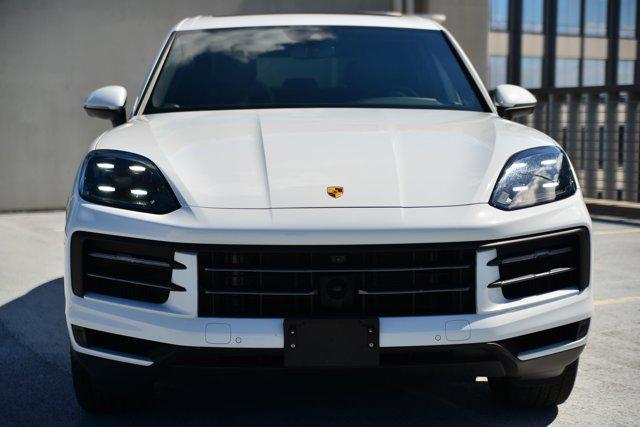 Photo of 2024 White Porsche Cayenne