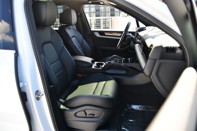 Photo of 2024 White Porsche Cayenne