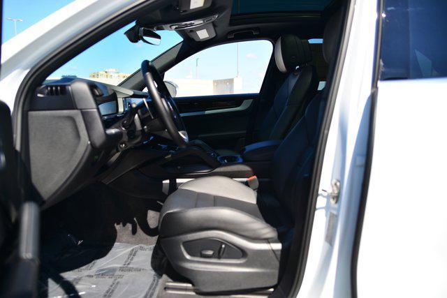 Photo of 2024 White Porsche Cayenne