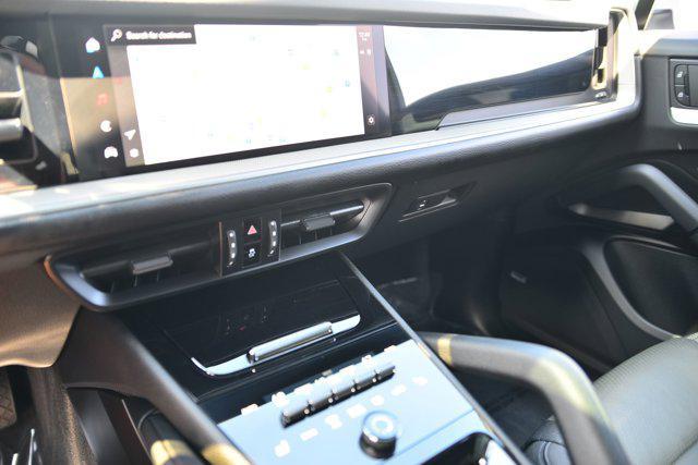 Photo of 2024 White Porsche Cayenne