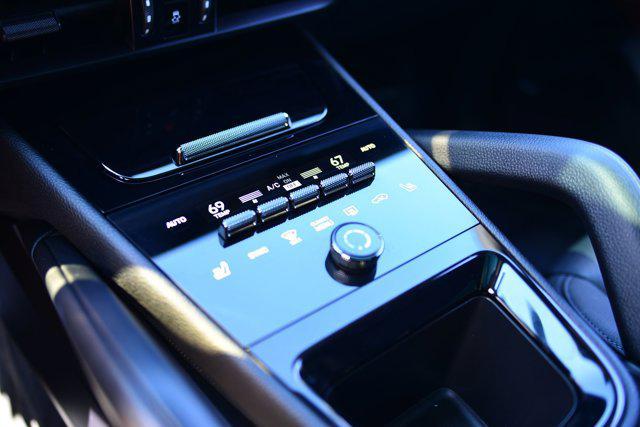 Photo of 2024 White Porsche Cayenne