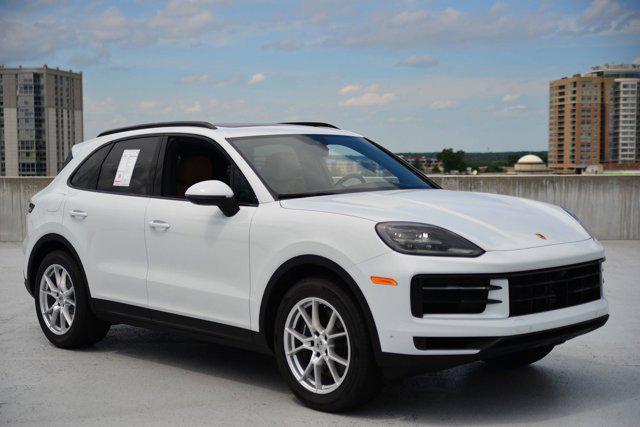 Photo of 2025 Carrara White Metallic Porsche Cayenne