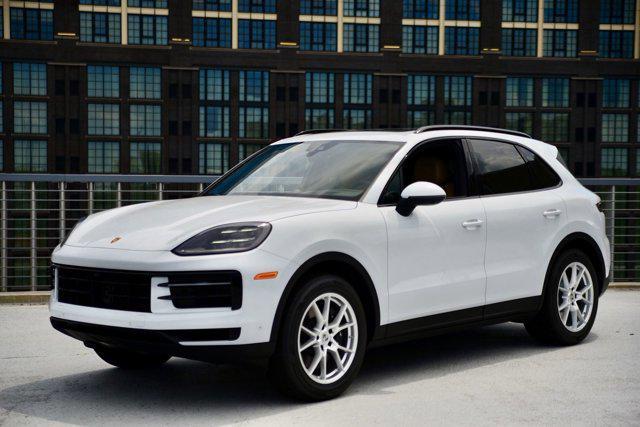 Photo of 2025 Carrara White Metallic Porsche Cayenne