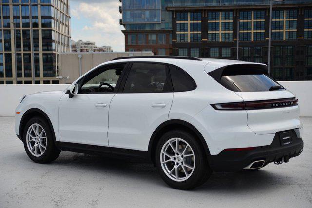 Photo of 2025 Carrara White Metallic Porsche Cayenne
