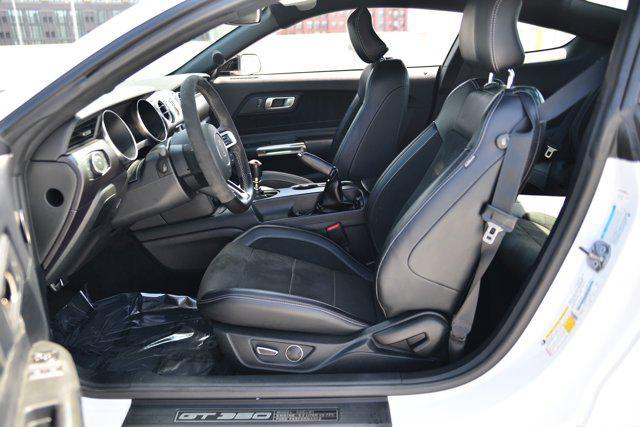 Photo of 2016 Oxford White Ford Shelby GT350