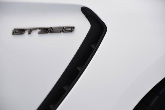 Photo of 2016 Oxford White Ford Shelby GT350