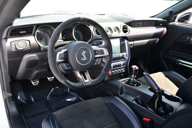 Photo of 2016 Oxford White Ford Shelby GT350