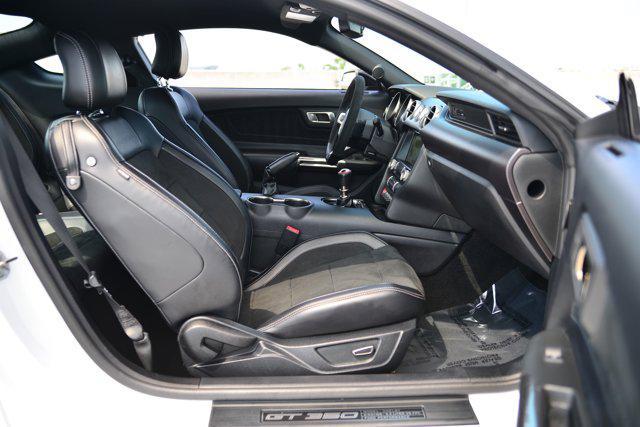 Photo of 2016 Oxford White Ford Shelby GT350