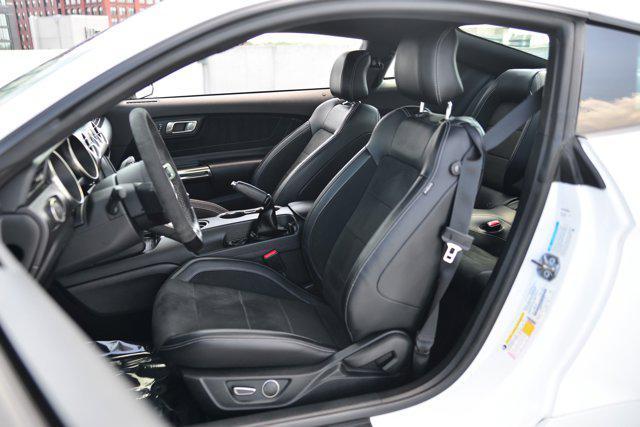 Photo of 2016 Oxford White Ford Shelby GT350