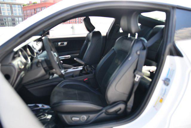 Photo of 2016 Oxford White Ford Shelby GT350