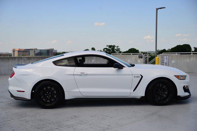 Photo of 2016 Oxford White Ford Shelby GT350