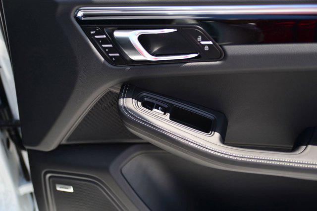 Photo of 2025 White Porsche Macan