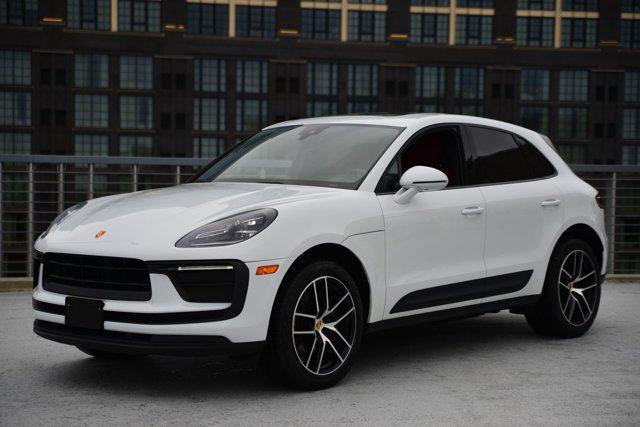 Photo of 2022 White Porsche Macan
