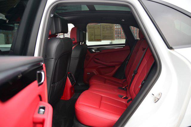Photo of 2022 White Porsche Macan